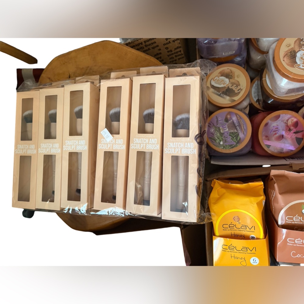 Peachy Keen Beauty box/Skin Care Box/Self Care Box/Jewelry/Hair Care - Picture 7 of 8